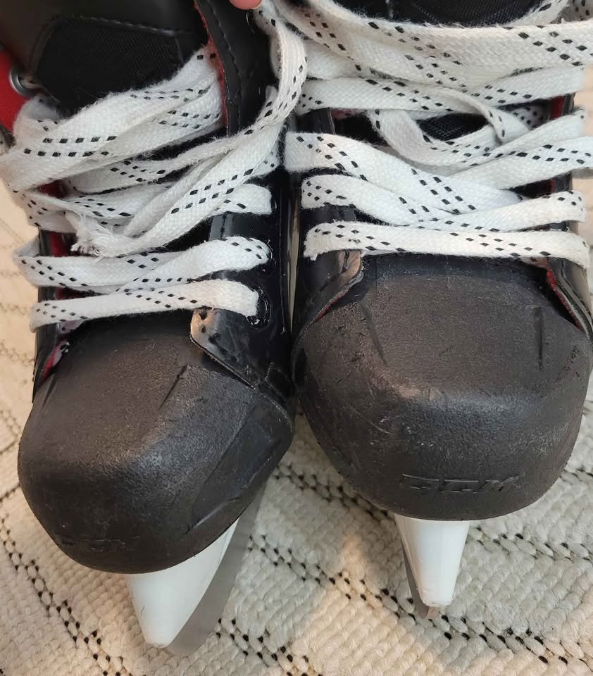 CCM Youth Hockey Skates, Size 11 - photo 2