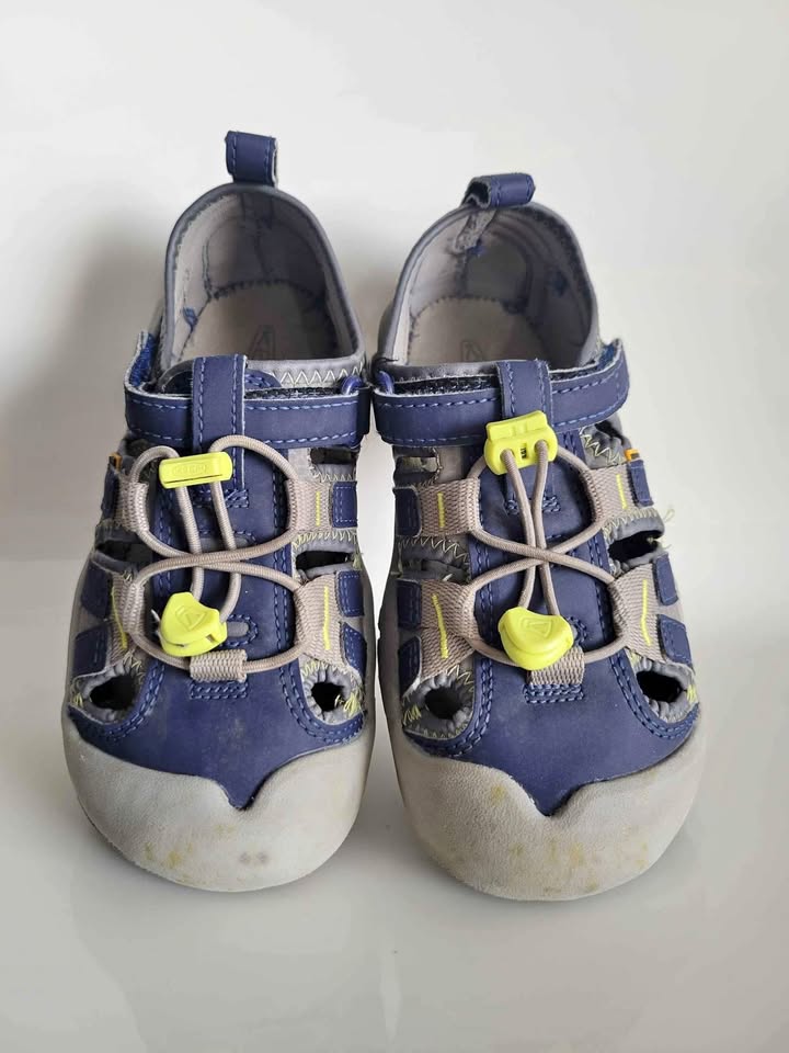 Keen Big Kids Waterproof Sandals, size 13