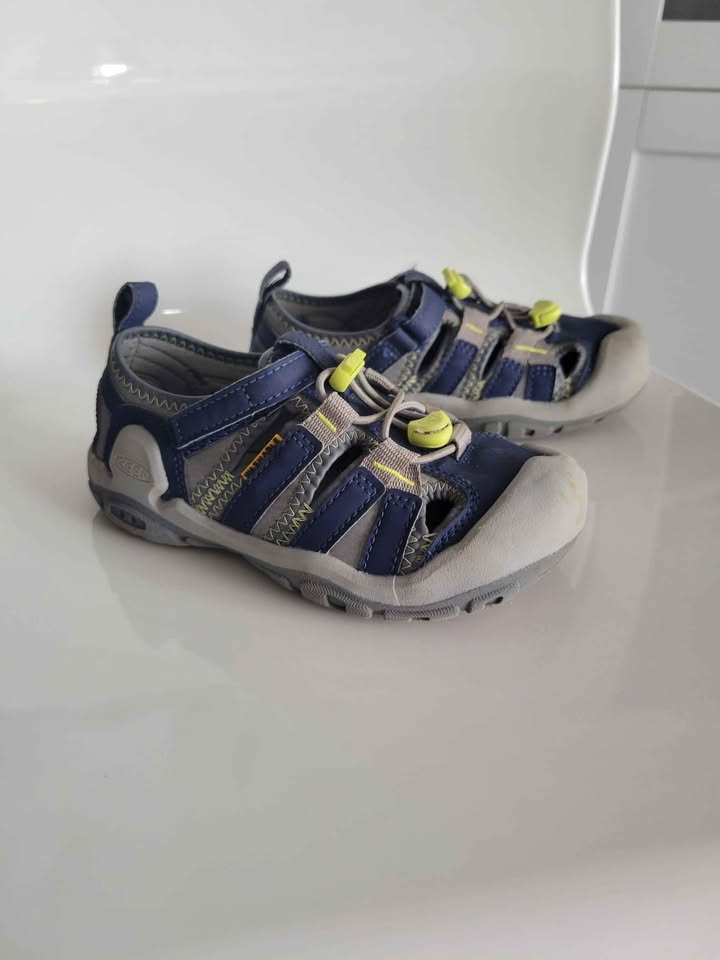 Keen Big Kids Waterproof Sandals, size 13 - photo 2