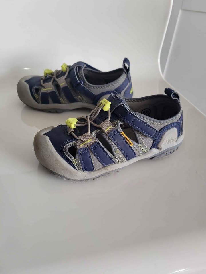 Keen Big Kids Waterproof Sandals, size 13 - photo 5