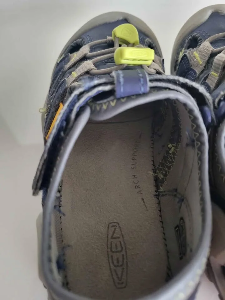 Keen Big Kids Waterproof Sandals, size 13 image indicator(6)