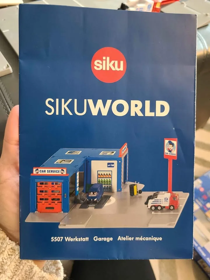 Siku World Car Service Garage image indicator(5)