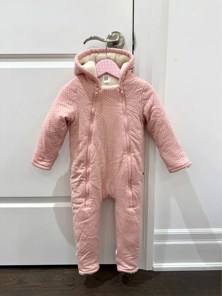 Like-New GAP 24 M Sherpa-Lined Snowsuit – Pink Polka Dot