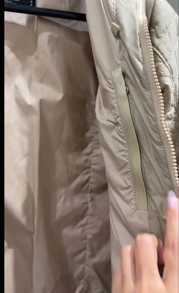 Like New-The North Face Women’s Jacket image indicator(6)