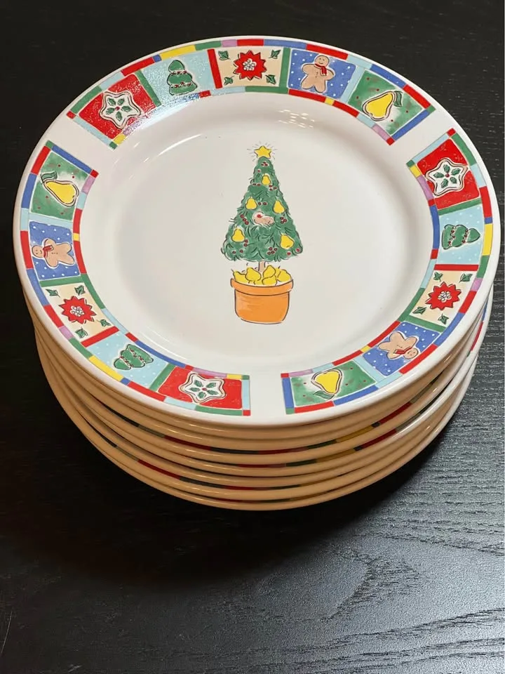 Set of 8 KIC Alecia Keen Christmas Plates image indicator(3)