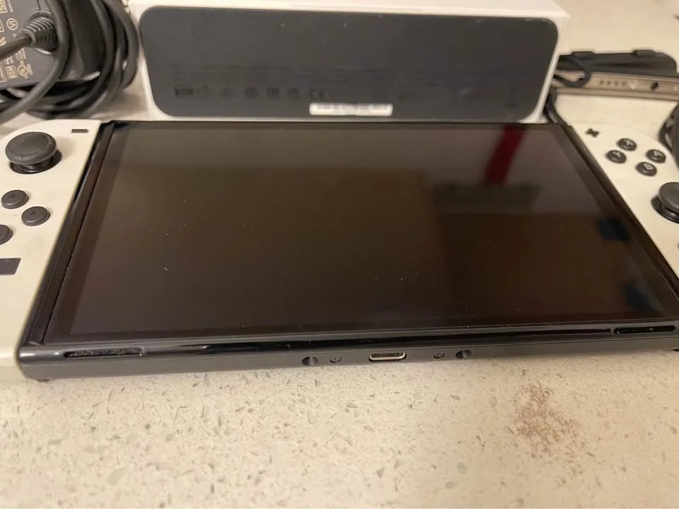 Nintendo Switch OLED White with Accessories image indicator(2)