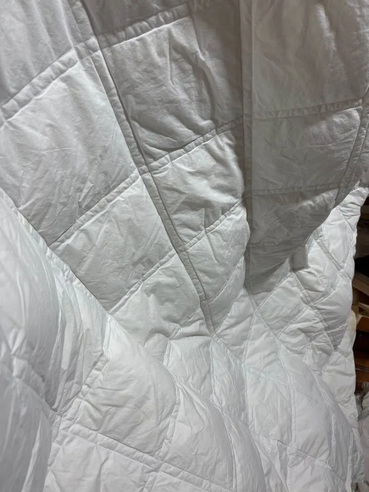 Queen Down Comforter – Hotel Quality by Downlite – $50 image indicator(4)