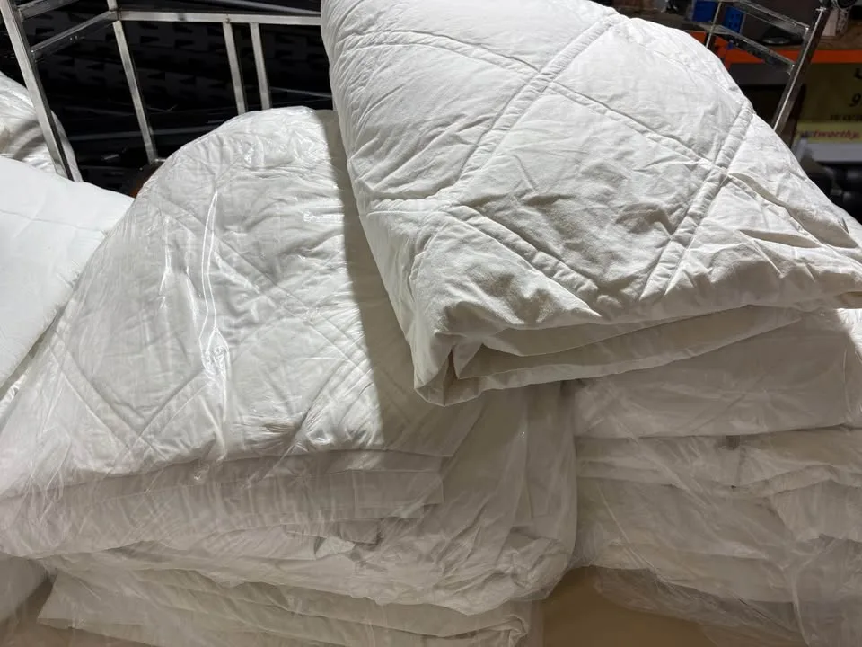 Queen Down Comforter – Hotel Quality by Downlite – $50 image indicator(5)