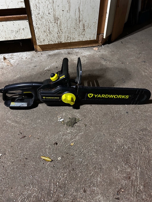 Yardworks Chainsaw