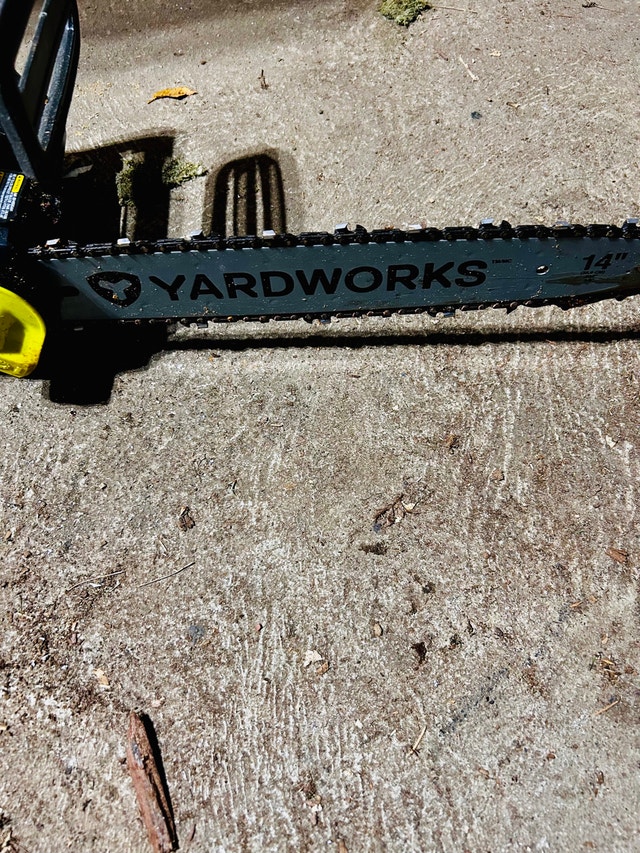 Yardworks Chainsaw - photo 3