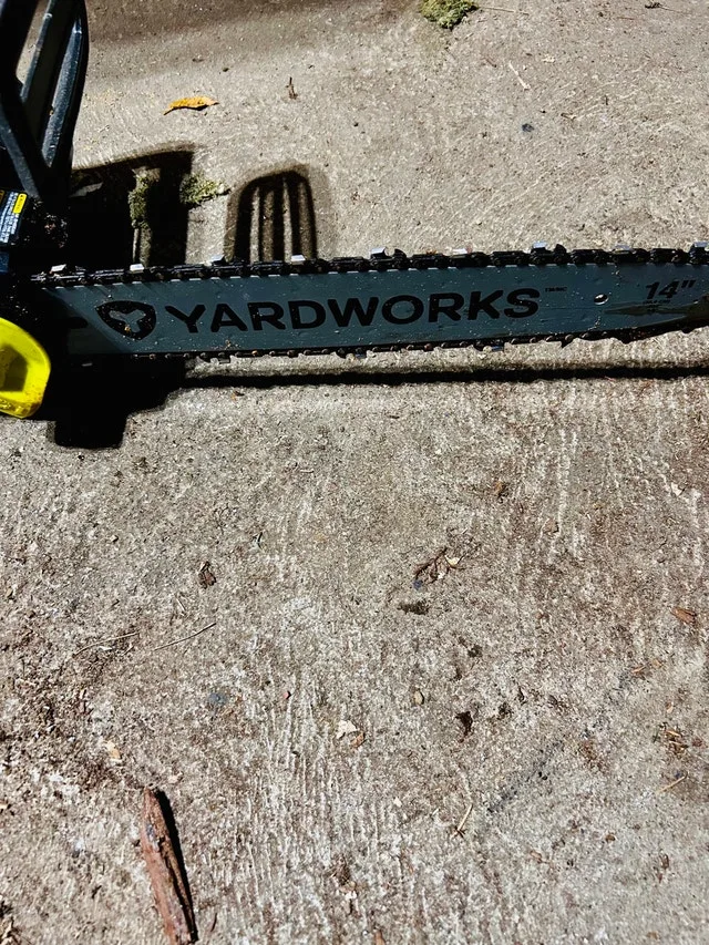 Yardworks Chainsaw image indicator(3)