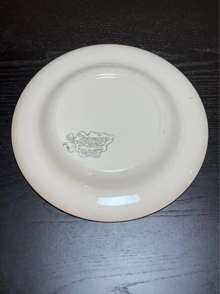 Royal China "Memory Lane" dinner plate - photo 3