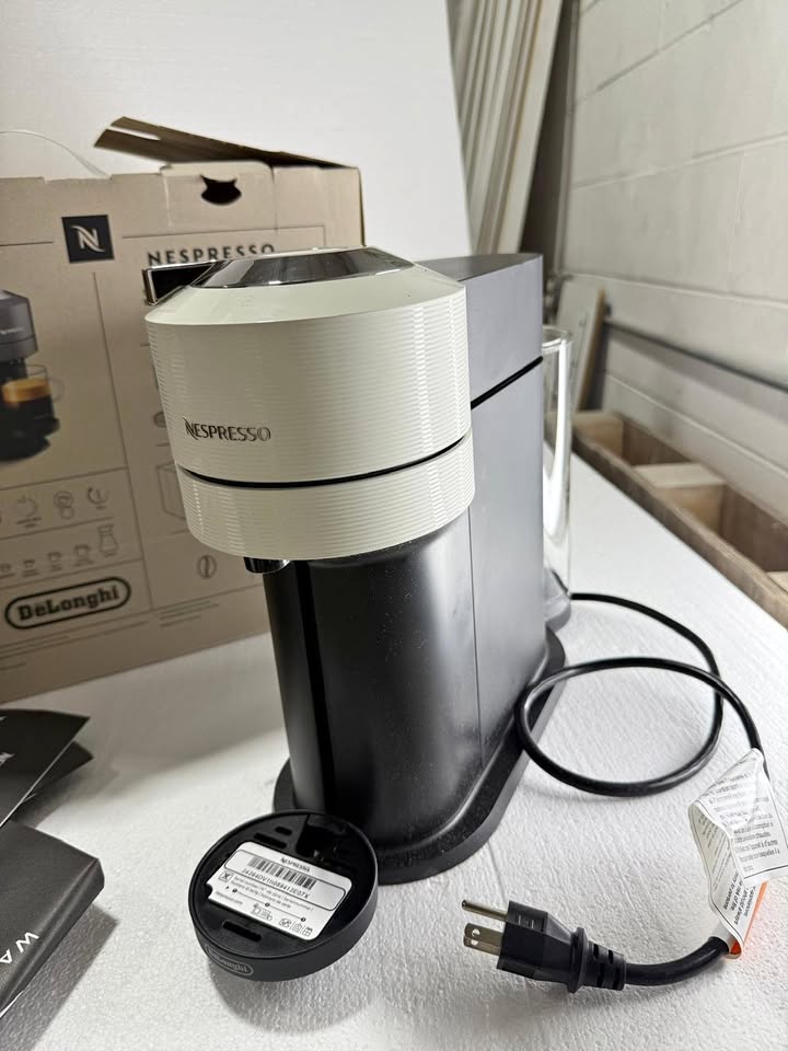 Coffee Machine Delonghi Nespresso Vertuo Next for Parts/repair