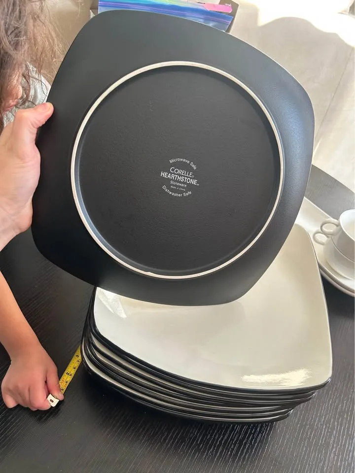 Corelle Hearthstone Plate Set image indicator(2)