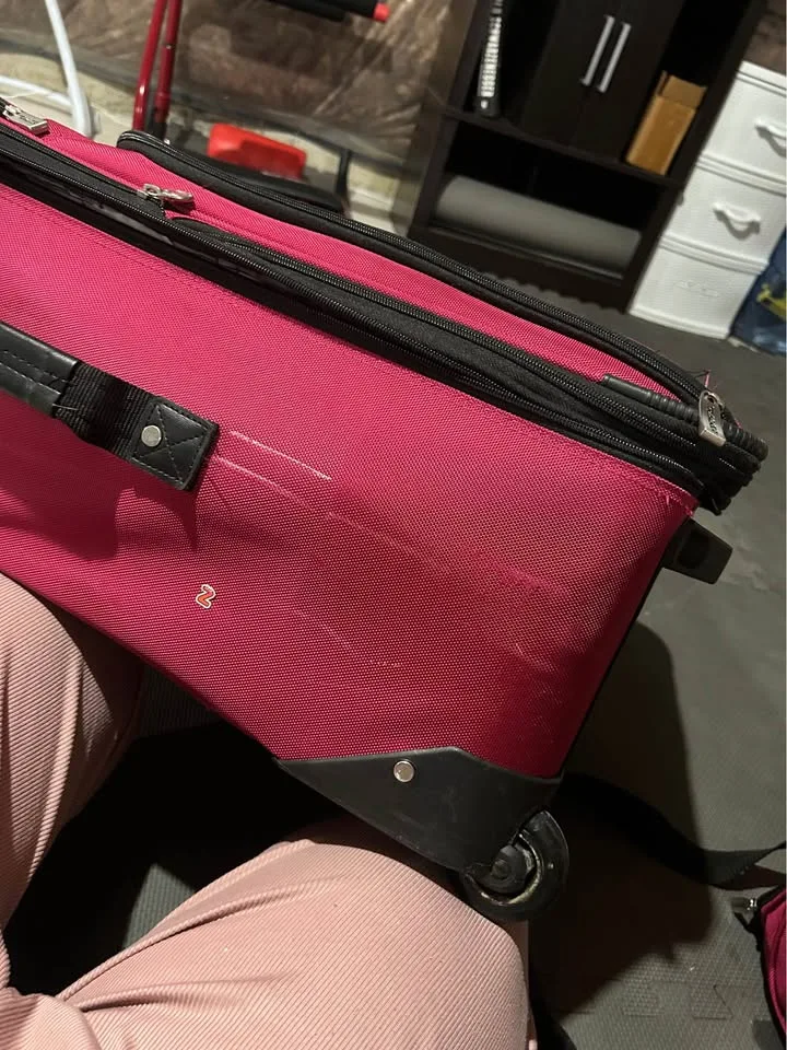 Tracker Suitcase Set image indicator(5)