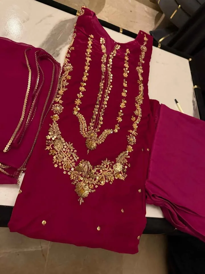 9000 microvelvet pure handwork dresses image indicator(5)