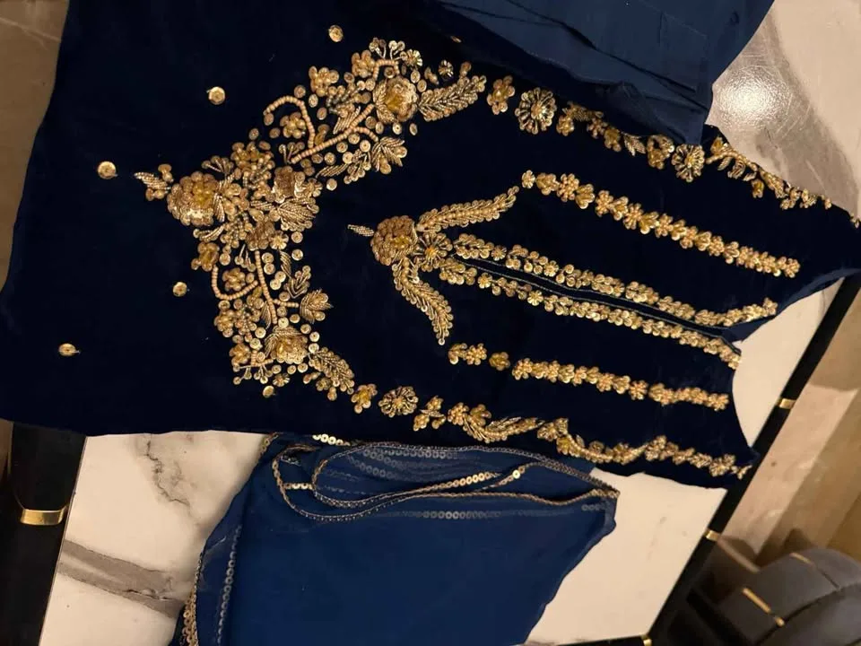 9000 microvelvet pure handwork dresses image indicator(6)