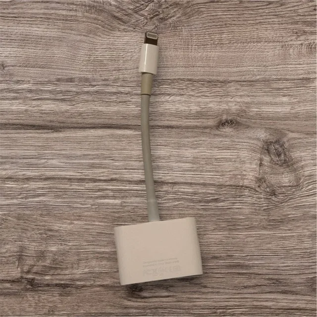 Apple lightning to HDMI adapter