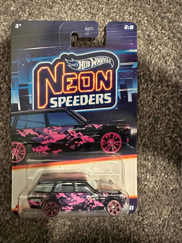 Datsun Wagon Neon Speeders (Camouflage Pink)