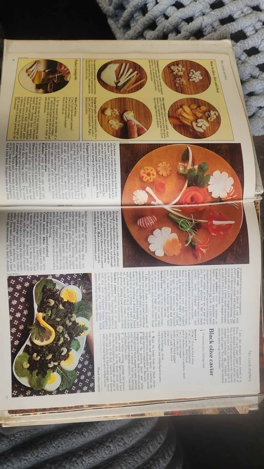 *80s Chef Robert Carriers Kitchen and Bar Binders. - photo 5