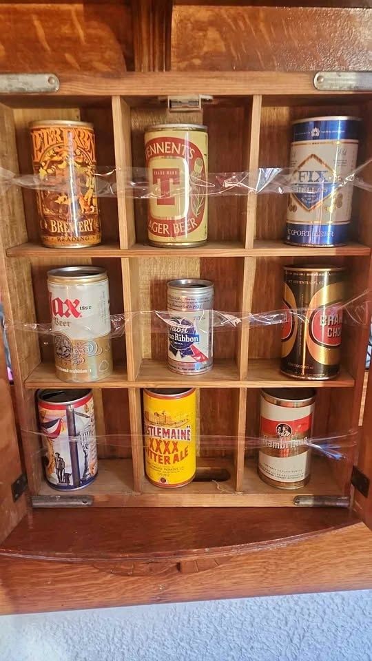 Vintage High life Crate with 9 antique cans