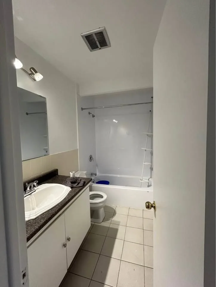 2 Beds 1 Bath - Apartment image indicator(3)