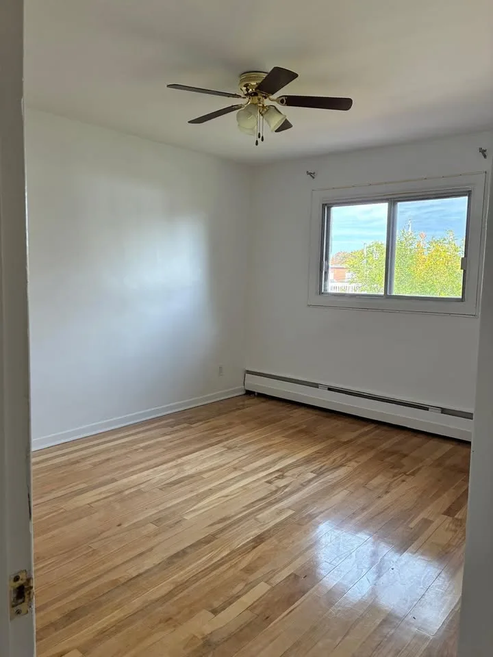 2 Beds 1 Bath - Apartment image indicator(6)
