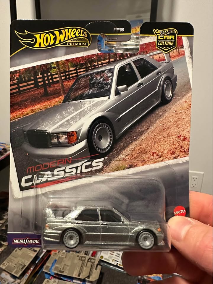 Hot Wheels 1990 Mercedes-Benz 190 E 2.5 Evolution II - photo 2