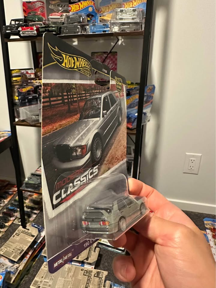 Hot Wheels 1990 Mercedes-Benz 190 E 2.5 Evolution II - photo 4