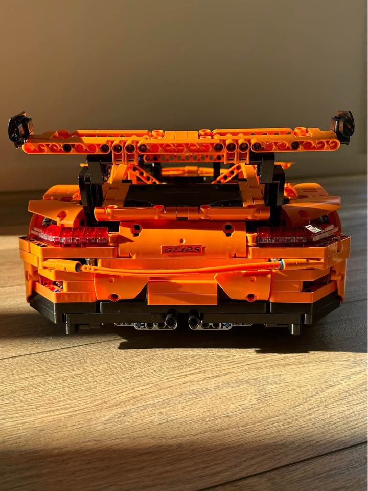 Porsche 911 GT3 RS – LEGO-Style Technic Replica - photo 2
