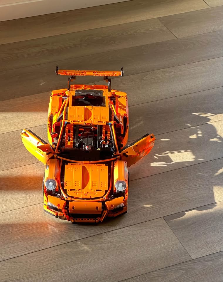 Porsche 911 GT3 RS – LEGO-Style Technic Replica - photo 4