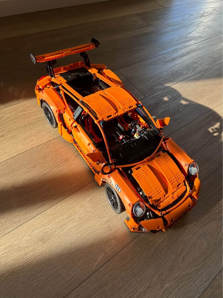 Porsche 911 GT3 RS – LEGO-Style Technic Replica - photo 5
