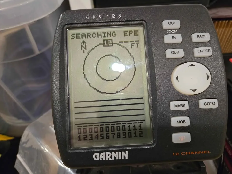 GARMIN Marine GPS 128 image indicator(5)