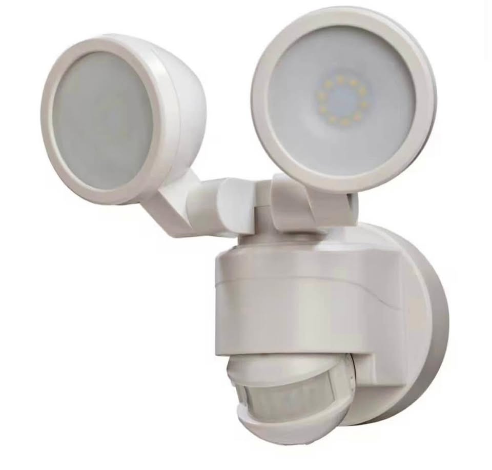Defiant LED Motion Activated Flood Light