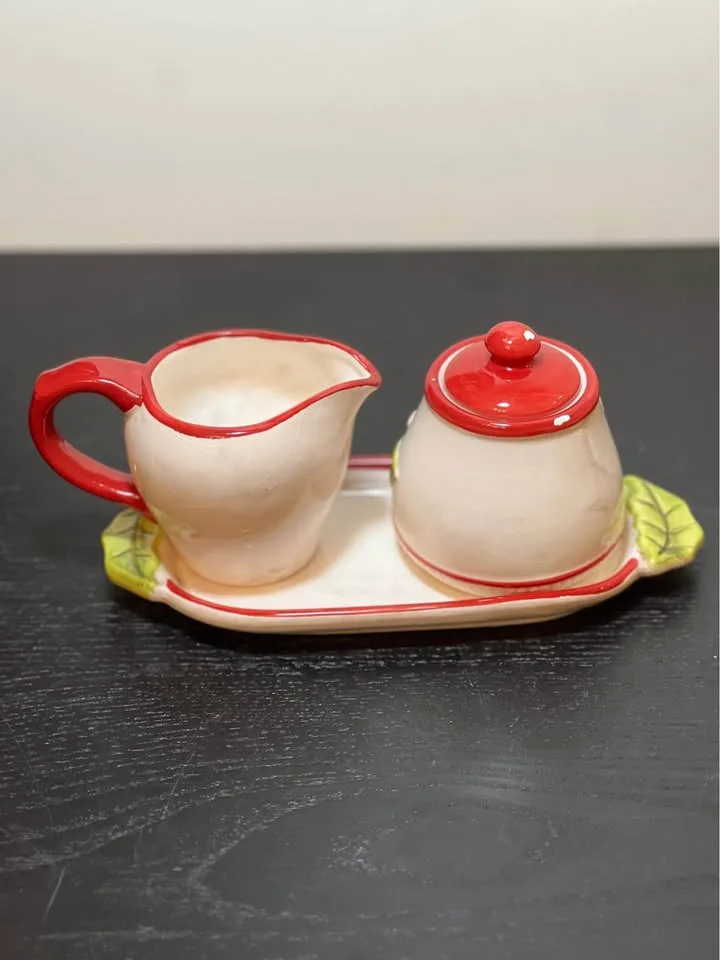 Vintage Ceramic Sugar and Creamer Set image indicator(2)