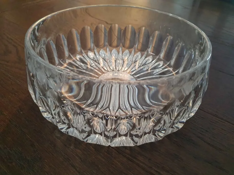Glass Serving Bowl image indicator(2)