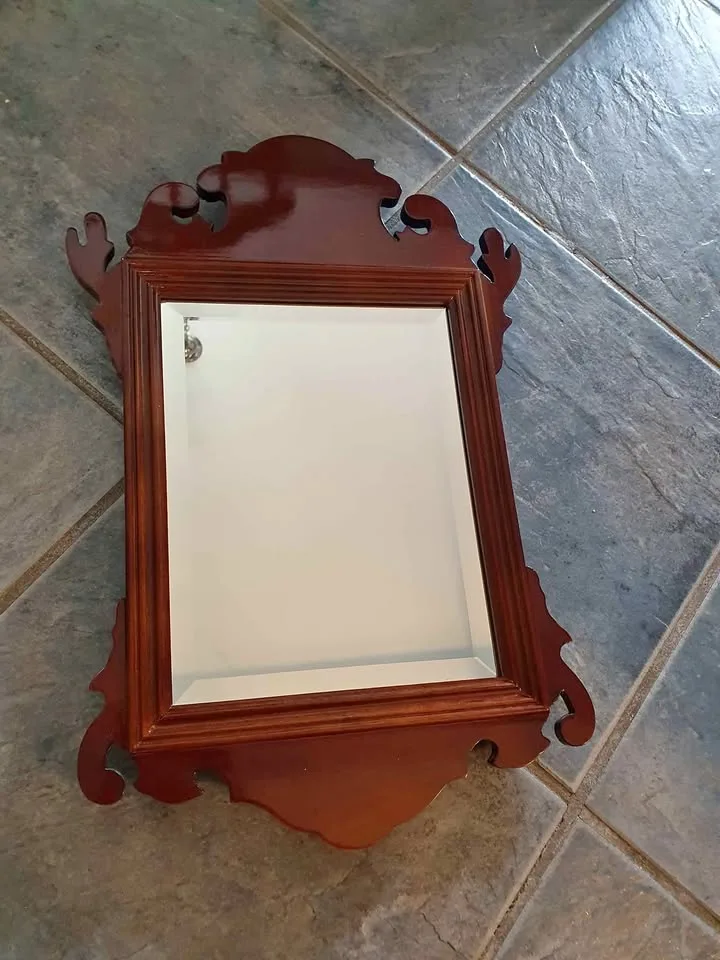 The Bombay company Mirror