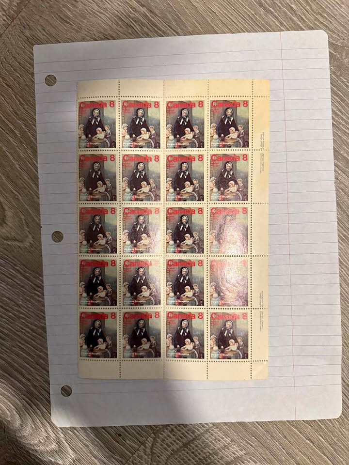 Unused Canadian stamps 1975- 8 cent Marguerite Bourgeoys