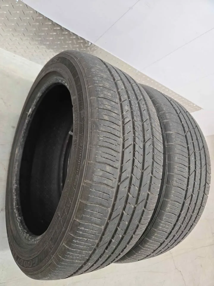 Goodyear Eagle All Season Tires- 235/45R18 image indicator(2)