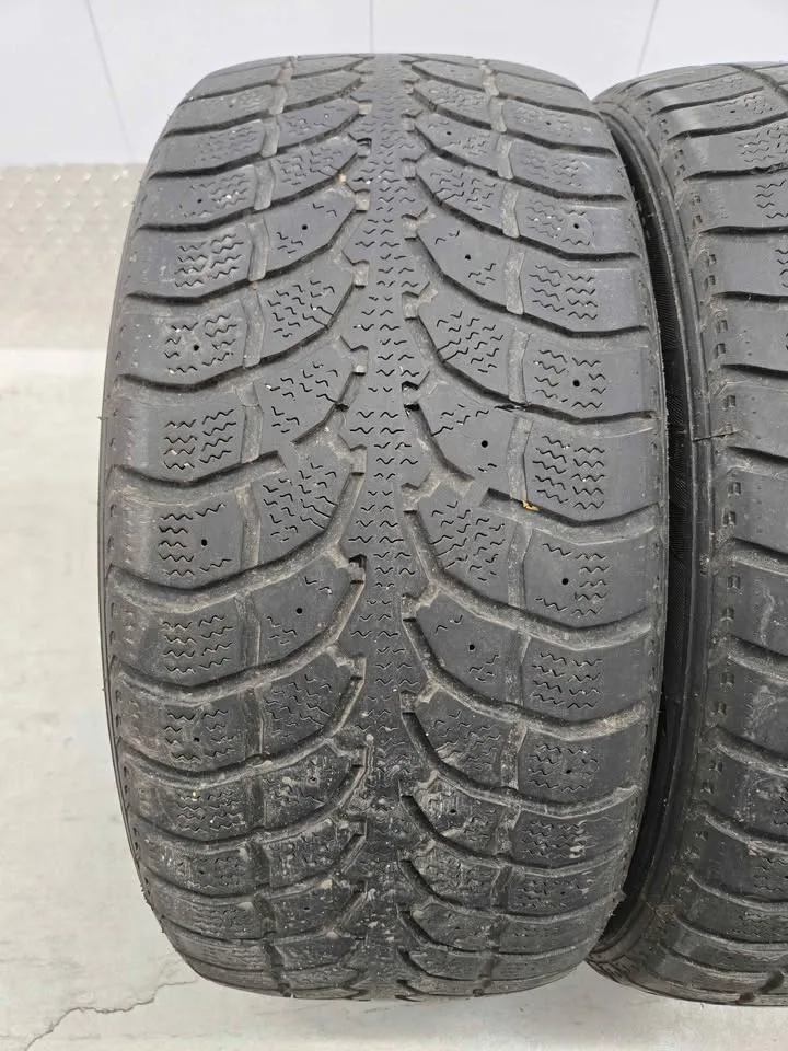 Winterclaw Winter Tires- 225/50R17 image indicator(4)