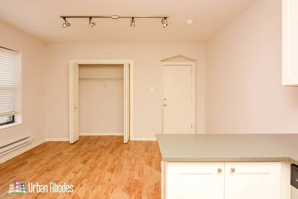 Studio 1 Bath Apartment image indicator(9)