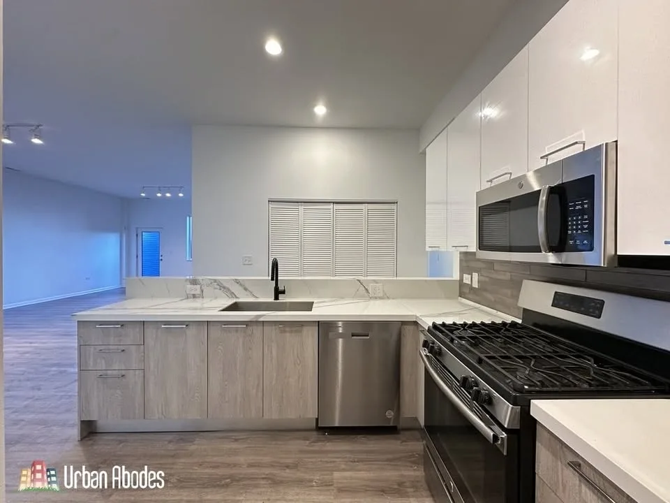 3 Beds 2 Baths Apartment image indicator(5)