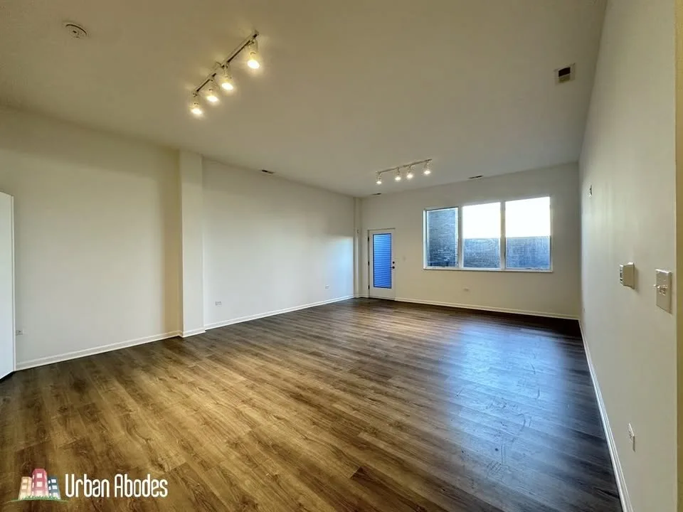 3 Beds 2 Baths Apartment image indicator(7)