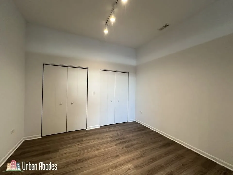 3 Beds 2 Baths Apartment image indicator(10)