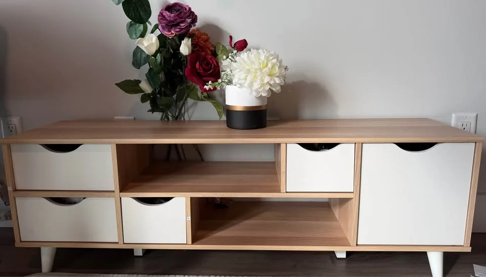 Tangkula Mid-Century Modern TV Stand – 59” (Oak) image indicator(3)