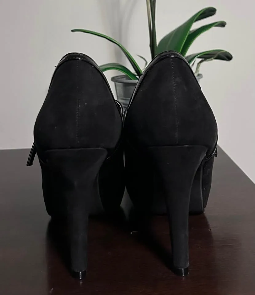 Women’s platform Mary Jane pumps image indicator(3)