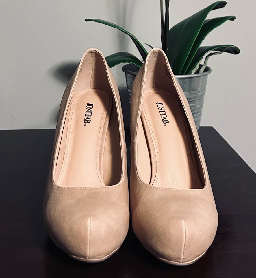 Neutral platform pumps - photo 2