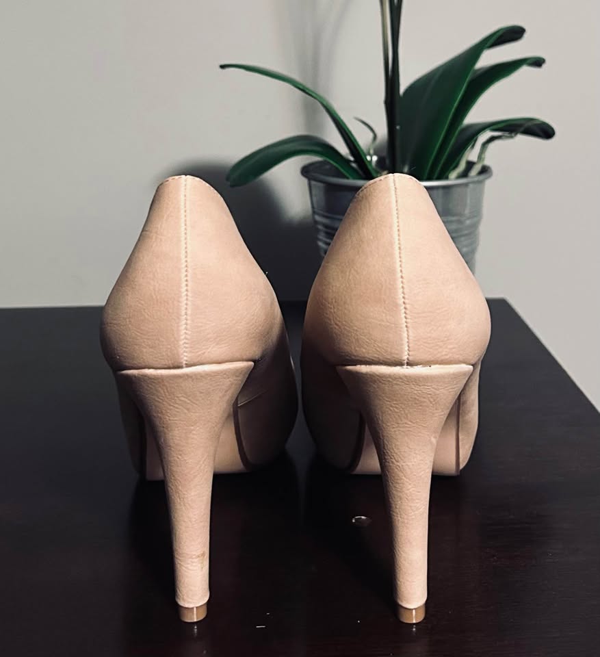 Neutral platform pumps - photo 3