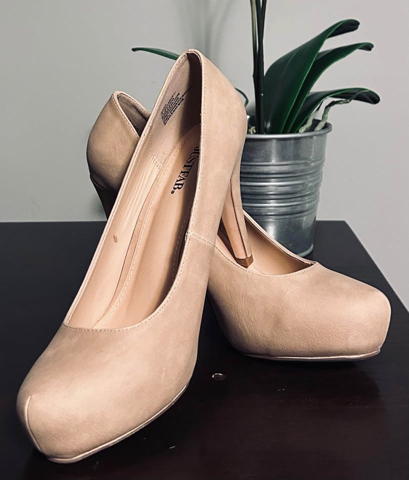 Neutral platform pumps - photo 5