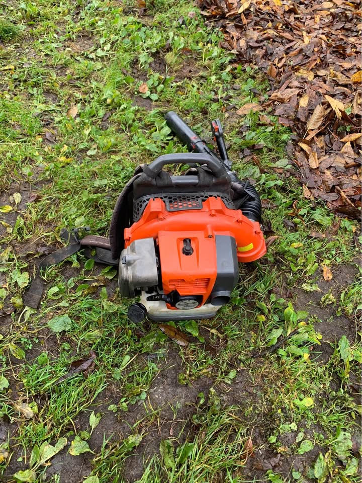 Husqvarna 350bt back pack blower - photo 2